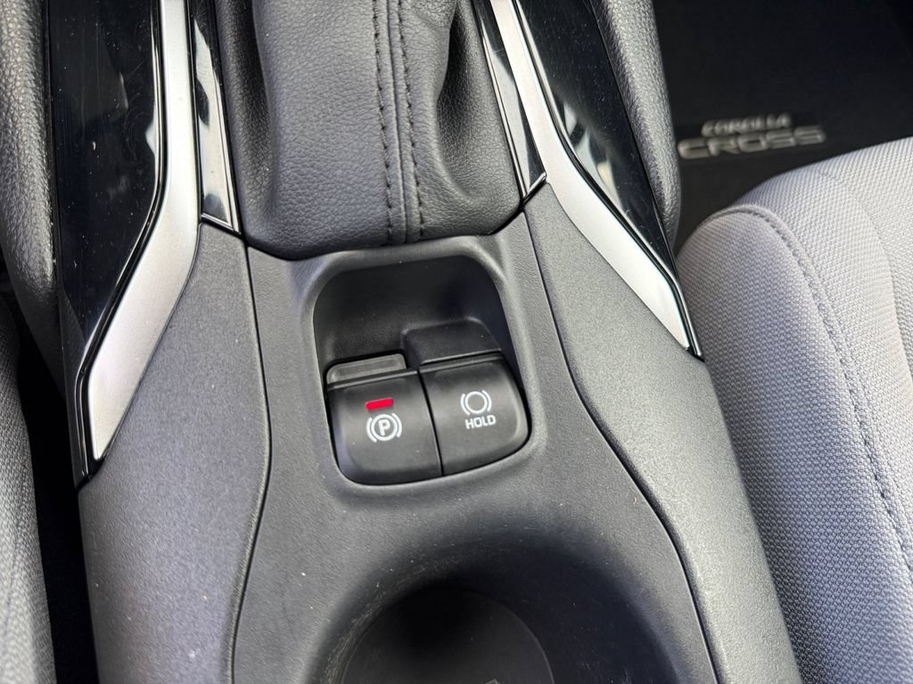 Used 2023 Toyota Corolla Cross AWD Hybrid image 22