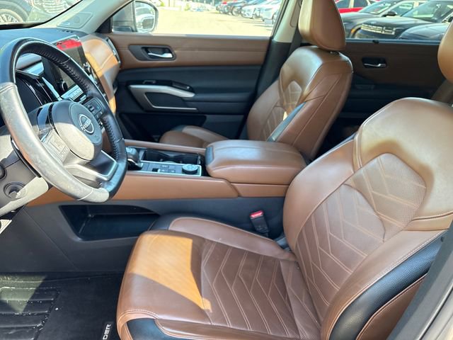Certified 2023 Nissan Pathfinder Platinum AWD/4WD image 9