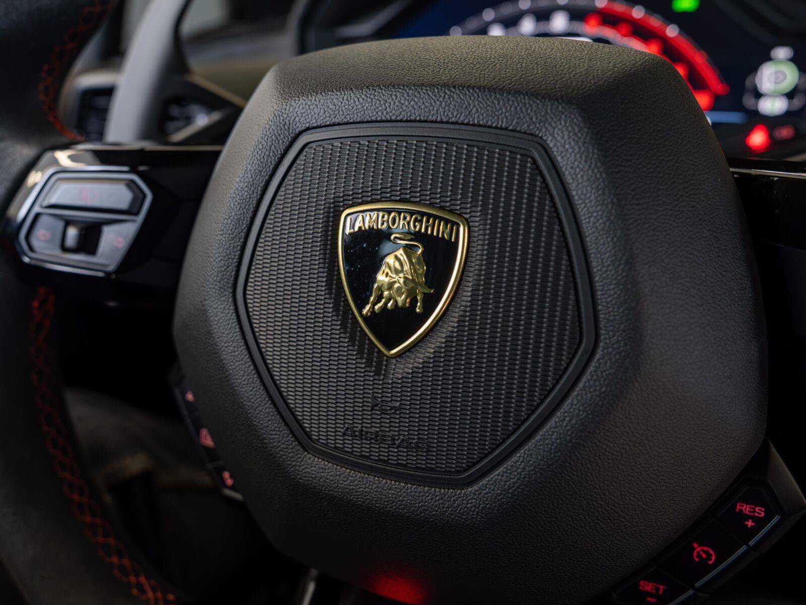 Used 2022 Lamborghini Huracan STO RWD image 85