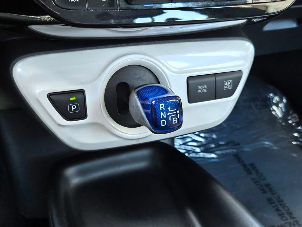 Used 2017 Toyota Prius Two w/ Carpet Mat Package FWD image 18