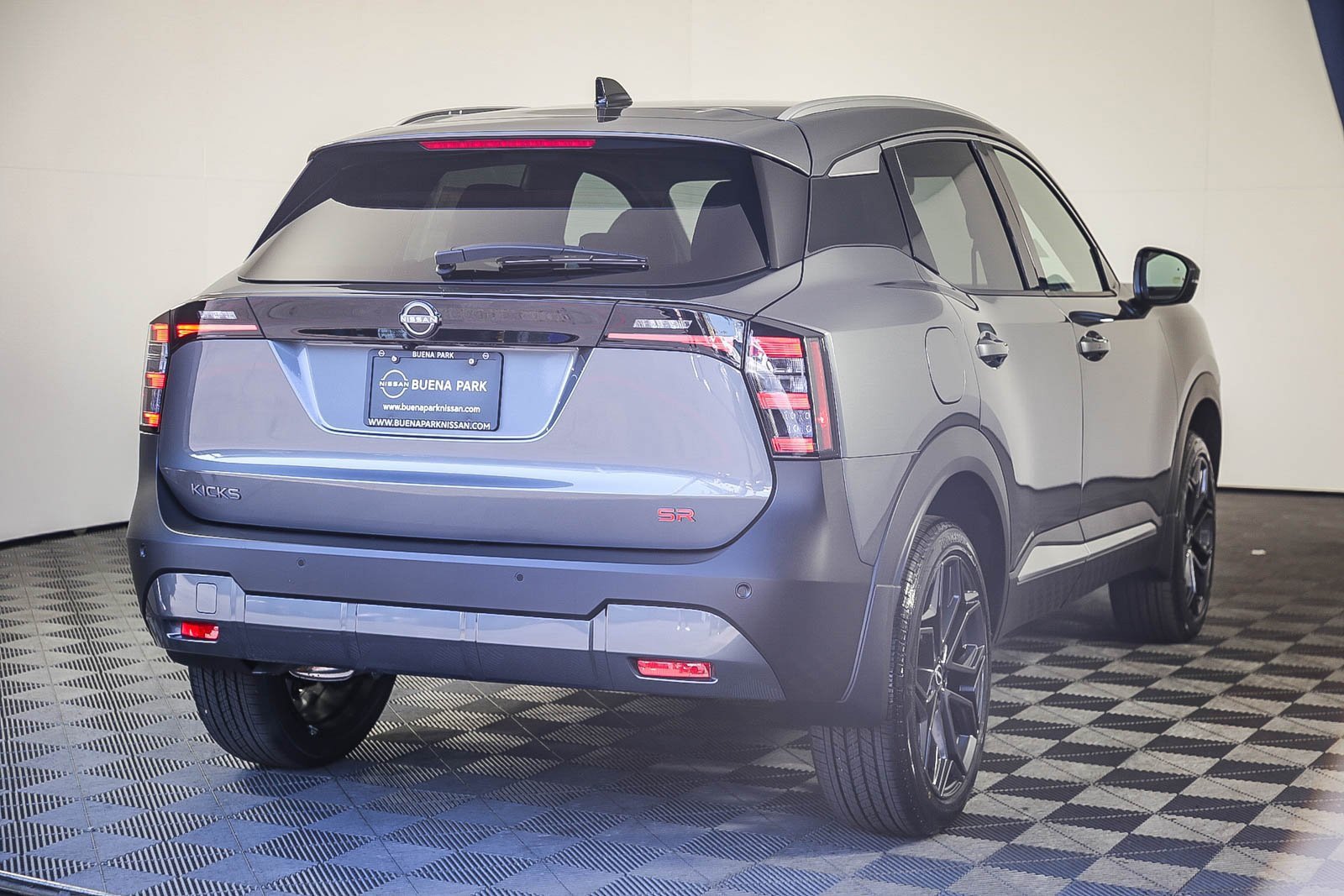 New 2026 Nissan Kicks SR FWD image 6