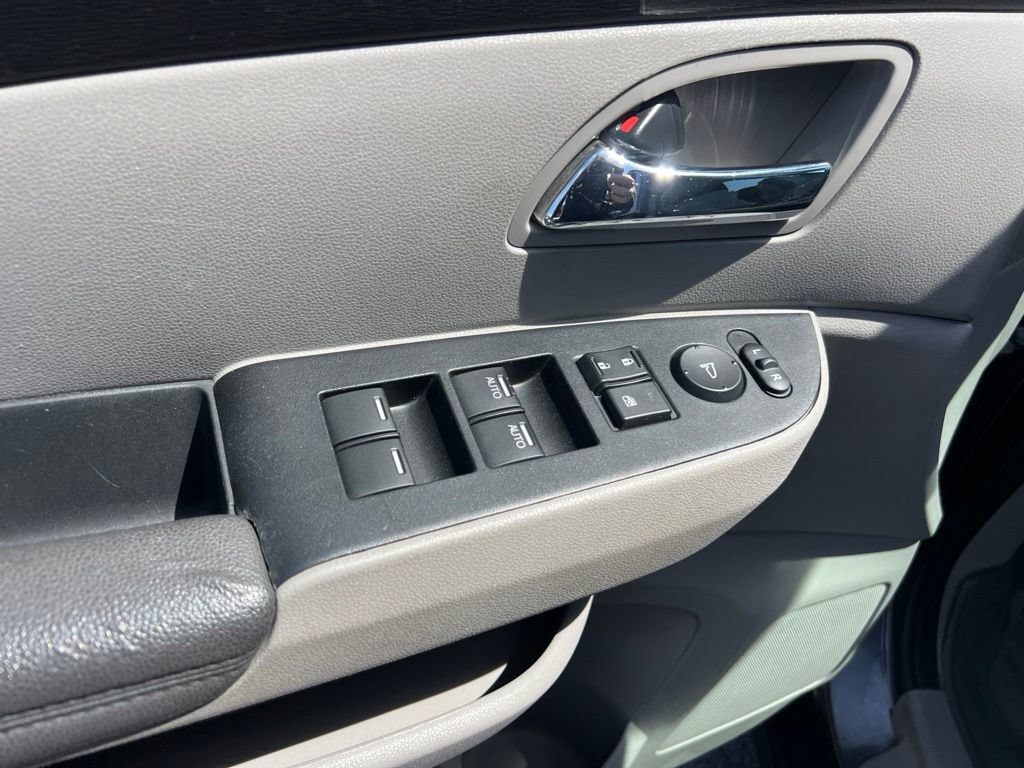 Used 2015 Honda Odyssey EX-L image 23