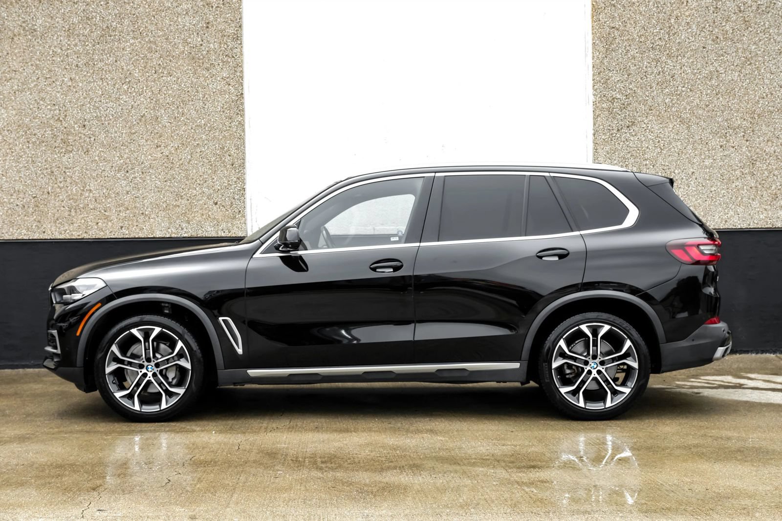 Used 2022 BMW X5 sDrive40i w/ Parking Assistance Package RWD image 11