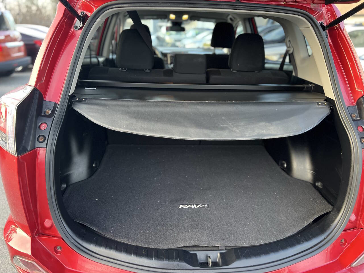 Used 2017 Toyota RAV4 LE image 16