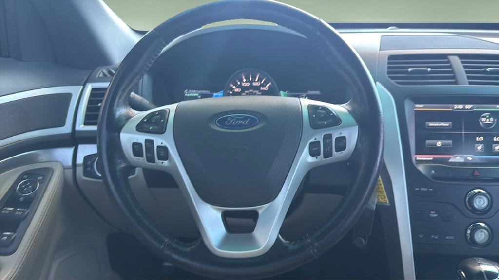 Used 2015 Ford Explorer XLT w/ Equipment Group 202B image 9