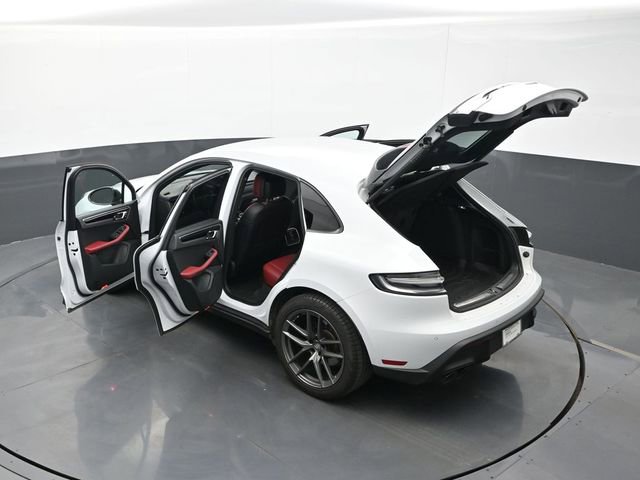 Certified 2024 Porsche Macan Turbo AWD/4WD image 29
