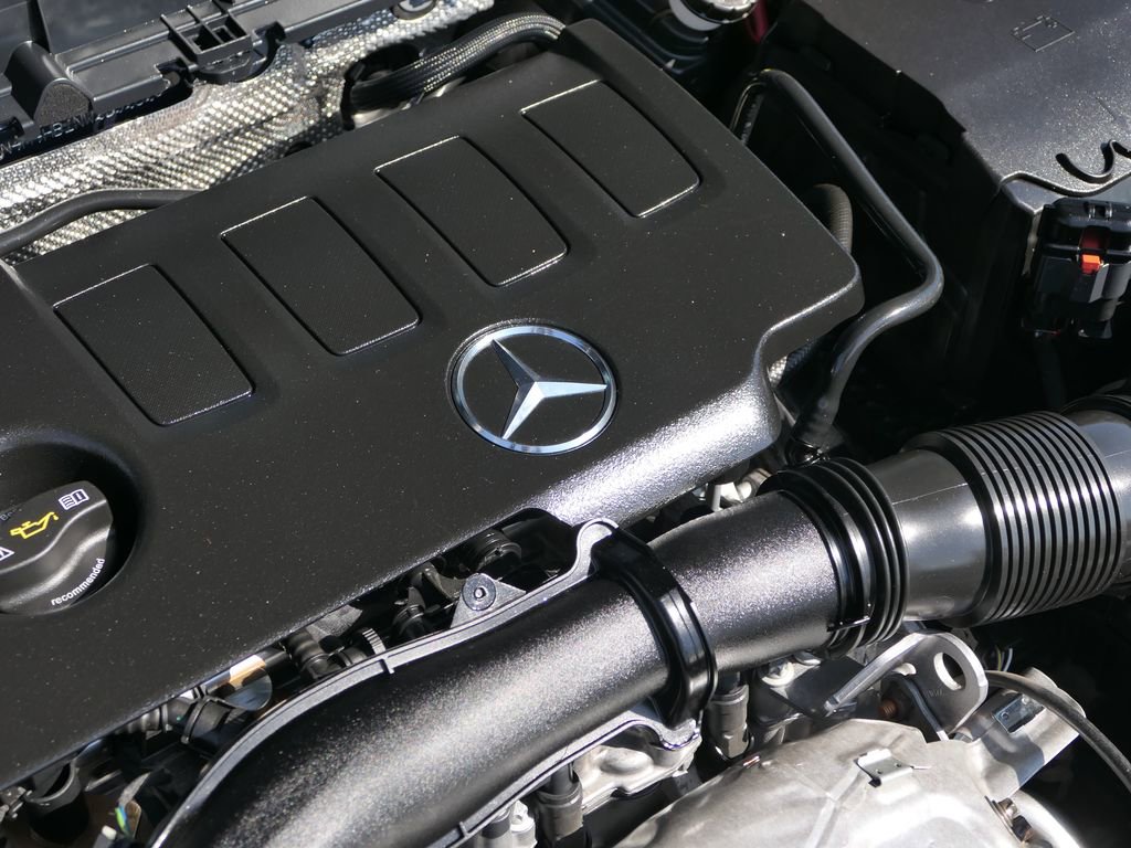 Used 2022 Mercedes-Benz GLB 250 4MATIC image 31