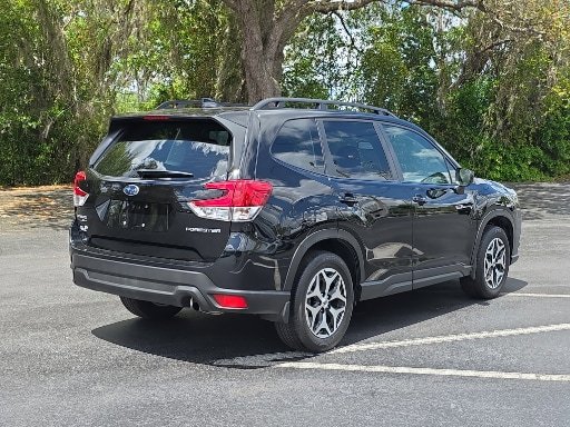 Used 2023 Subaru Forester Premium AWD/4WD image 7