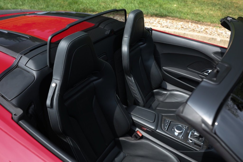 Used 2018 Audi R8 V10 plus w/ Full Leather Package image 5