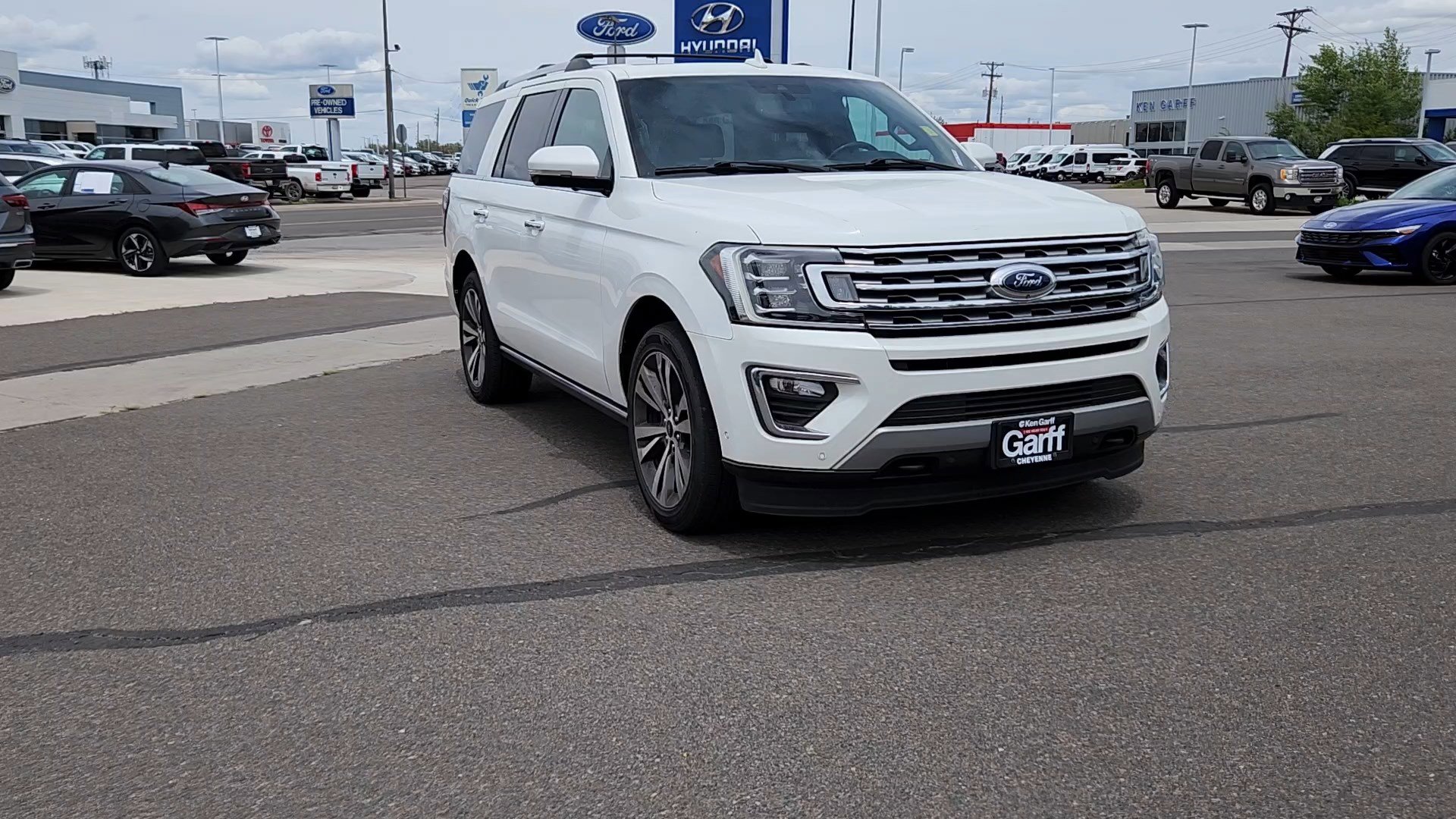 Used 2020 Ford Expedition Limited w/ Equipment Group 302A AWD/4WD image 4