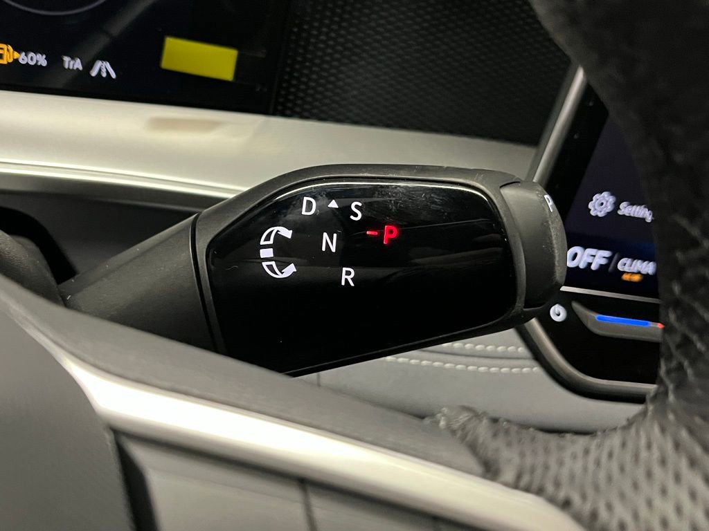 New 2026 Volkswagen Tiguan SE R-Line AWD/4WD image 17