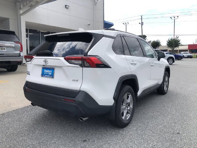 Used 2025 Toyota RAV4 XLE FWD image 8