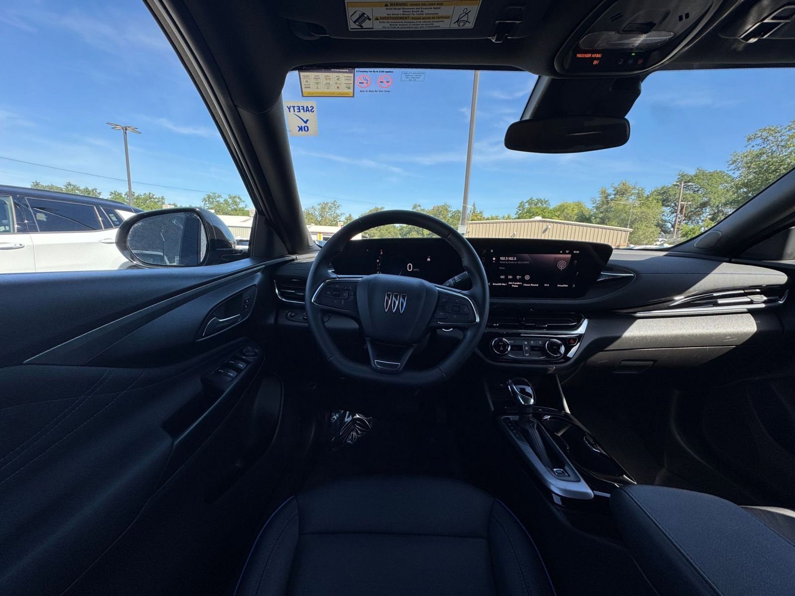 Used 2025 Buick Envista Sport Touring image 33