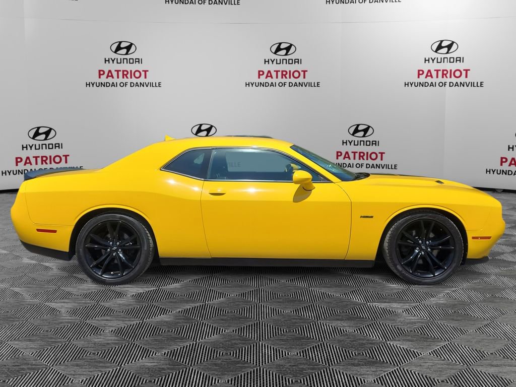 Used 2017 Dodge Challenger R/T w/ Blacktop Package RWD video 2