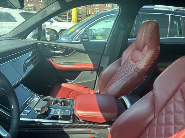 Certified 2022 Audi SQ7 Premium Plus w/ SQ7 Executive Package image 4