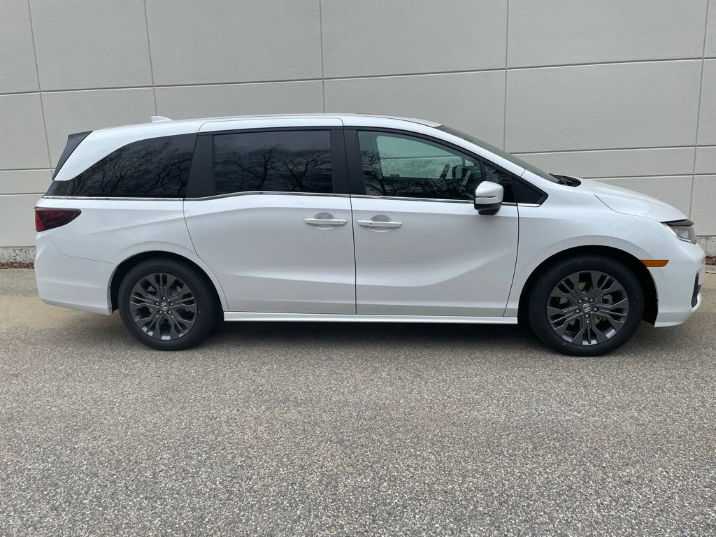 New 2026 Honda Odyssey Touring image 5