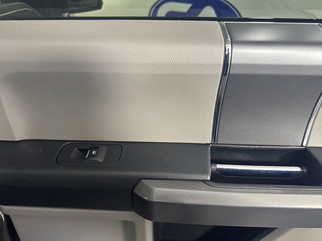 Used 2016 Ford F150 XLT w/ Equipment Group 302A Luxury image 34