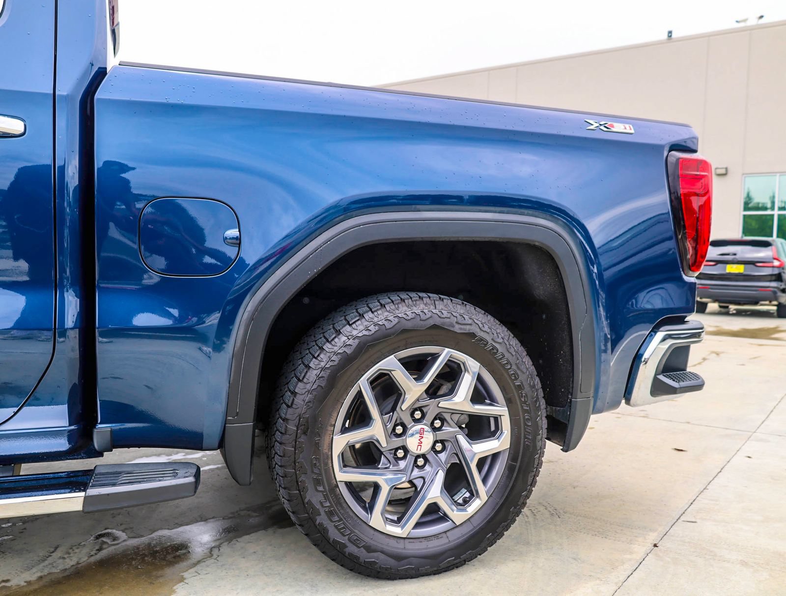 Used 2022 GMC Sierra 1500 SLT w/ SLT Premium Plus Package AWD/4WD image 6