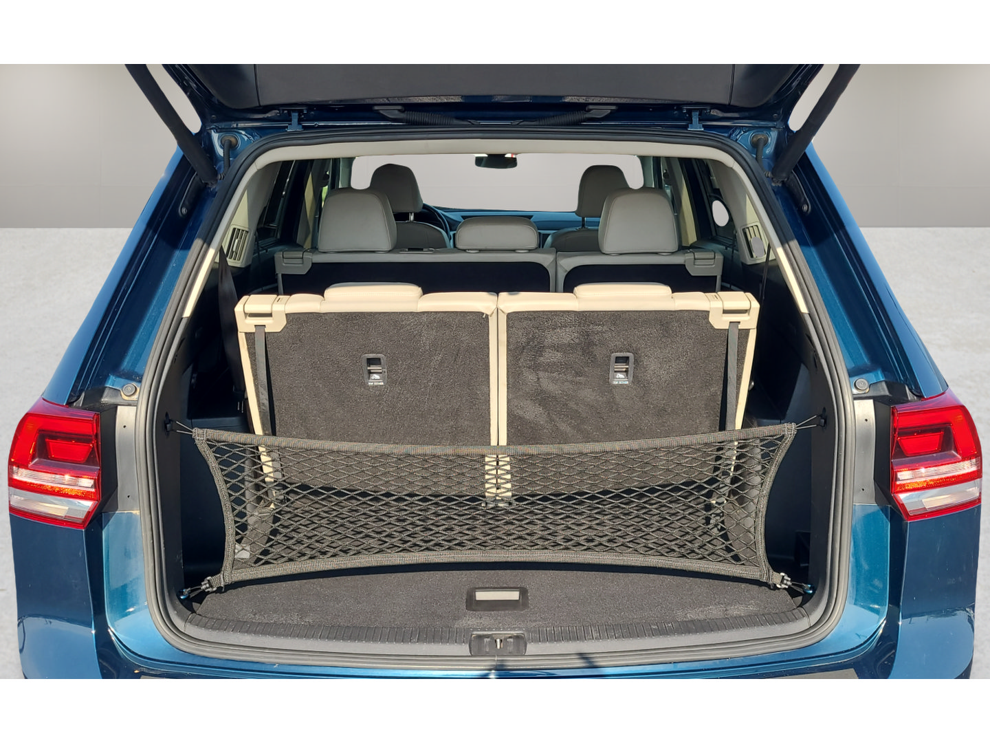 Used 2018 Volkswagen Atlas SEL AWD/4WD image 30