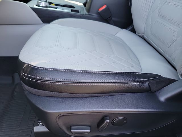 Used 2024 Ford Escape SE w/ PHEV Premium Package FWD image 21