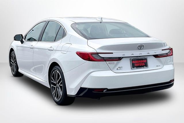 Used 2025 Toyota Camry XLE AWD/4WD image 12