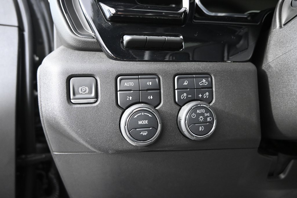 Used 2025 Chevrolet Silverado 2500 ZR2 w/ Technology Package image 24