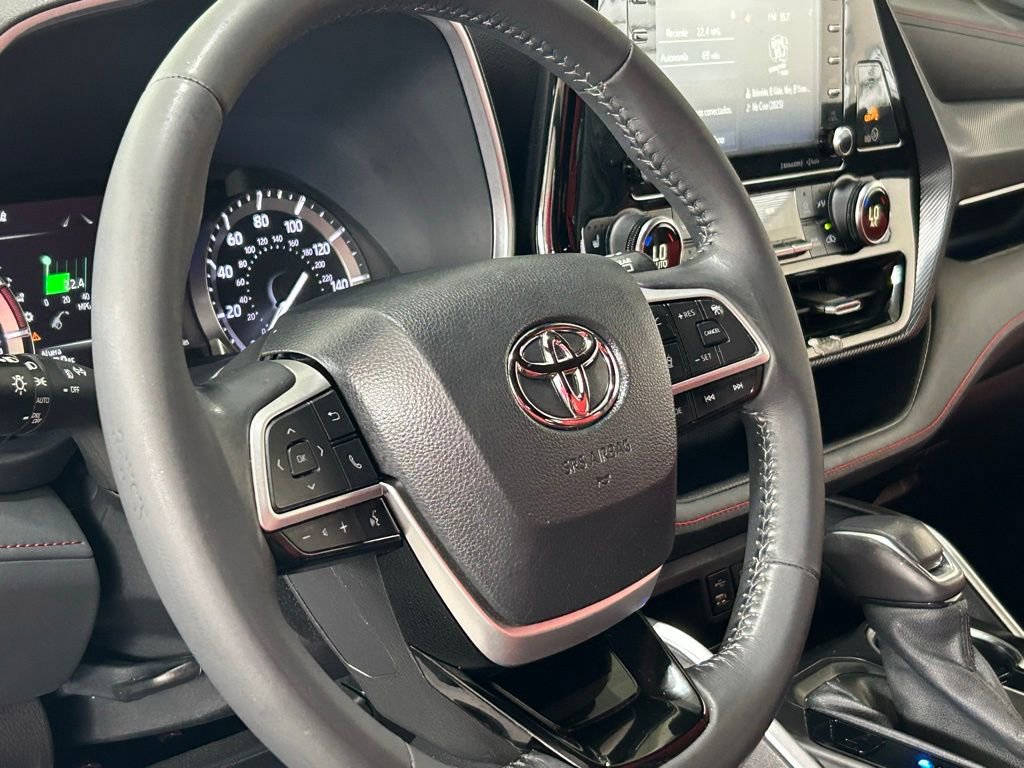 Used 2022 Toyota Highlander XSE image 45
