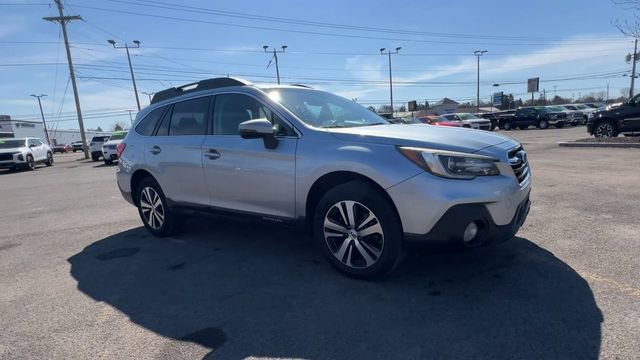 Used 2018 Subaru Outback 2.5i Limited image 2