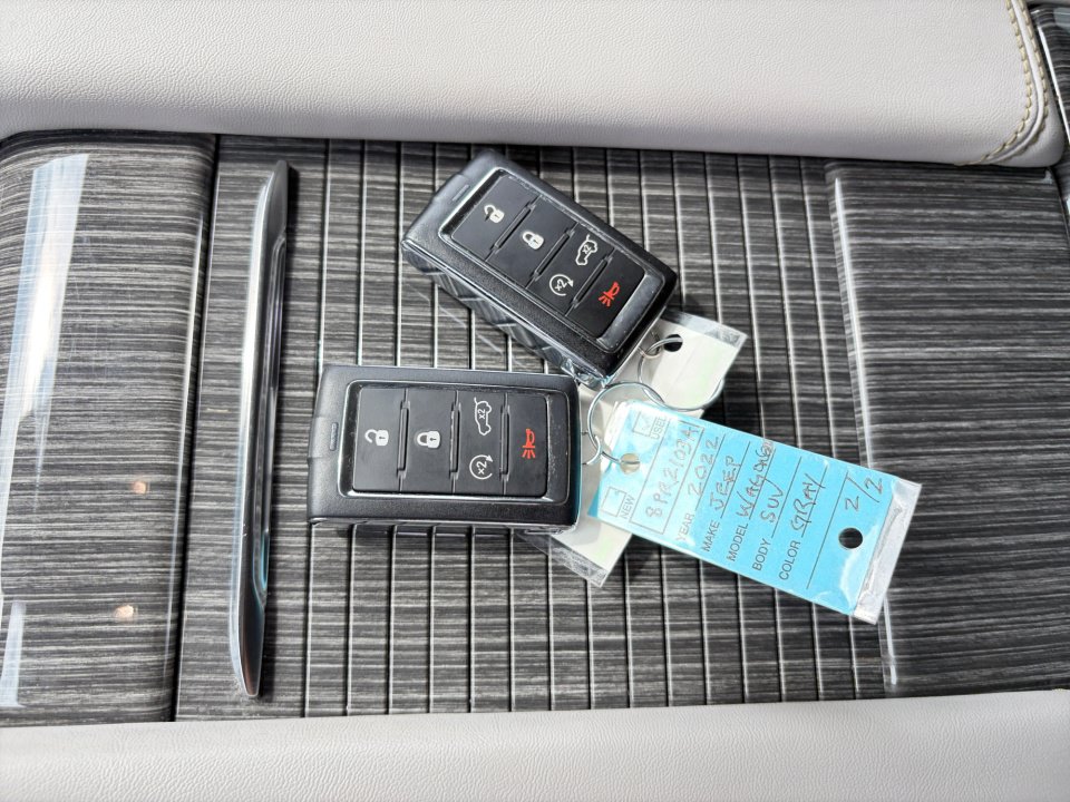 Used 2022 Jeep Wagoneer Series II AWD/4WD image 34