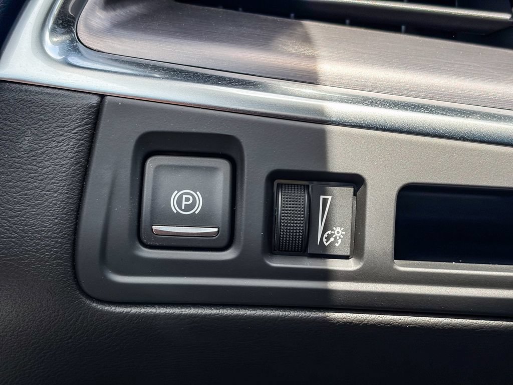 Certified 2023 Cadillac XT5 Luxury w/ LPO, Floor Liner Package FWD image 42