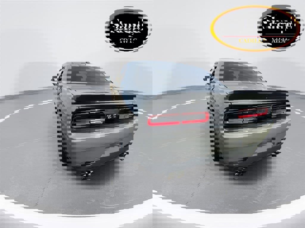 Used 2017 Dodge Challenger SXT w/ Blacktop Package image 7