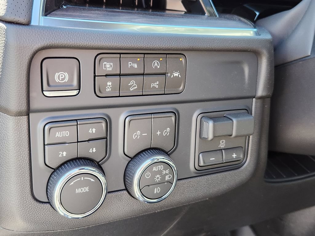 New 2026 Chevrolet Tahoe Premier w/ Sun And Tow Package AWD/4WD image 18