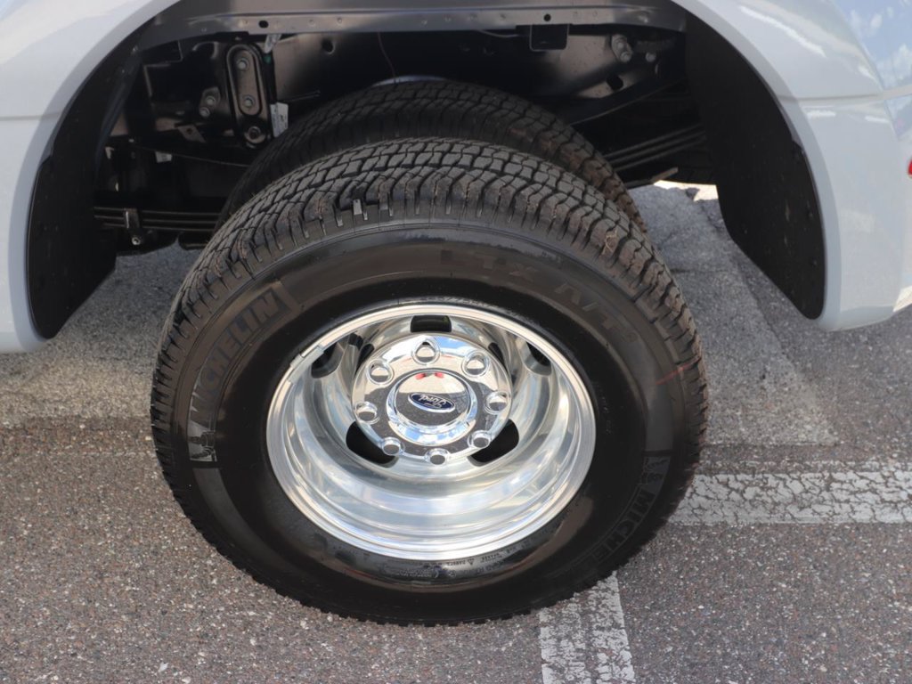 New 2027 Ford F350 Platinum w/ FX4 Off-Road Package AWD/4WD image 16