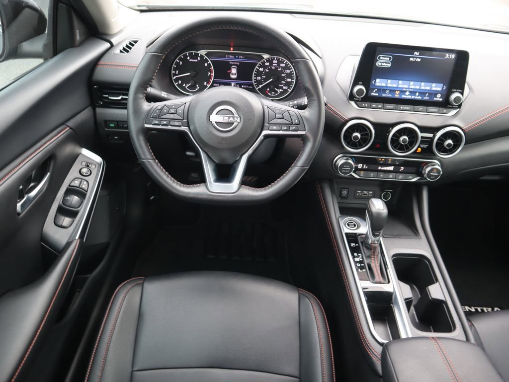 Used 2025 Nissan Sentra SR w/ SR Premium Package image 11