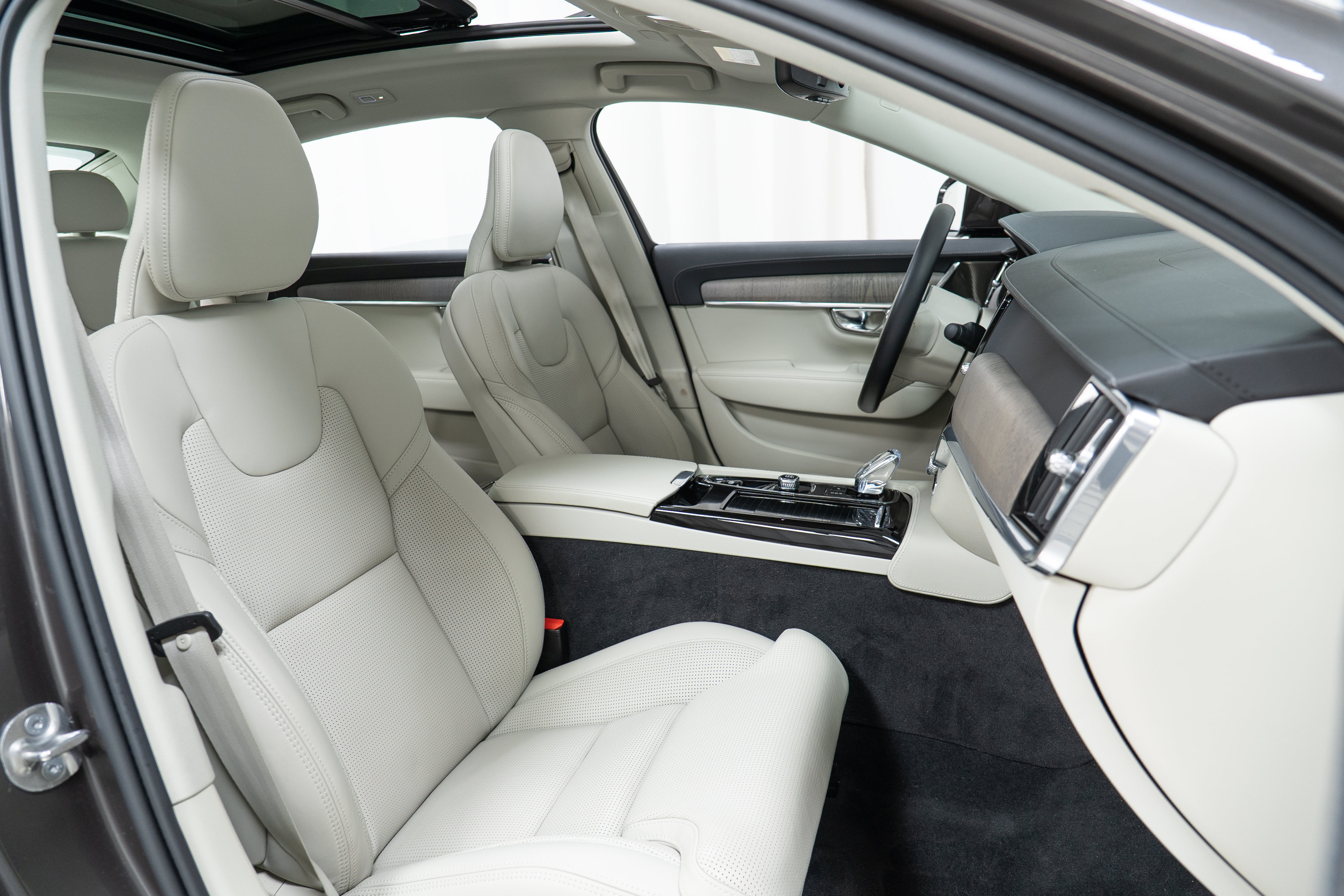 Certified 2025 Volvo S90 T8 Ultra AWD/4WD image 22