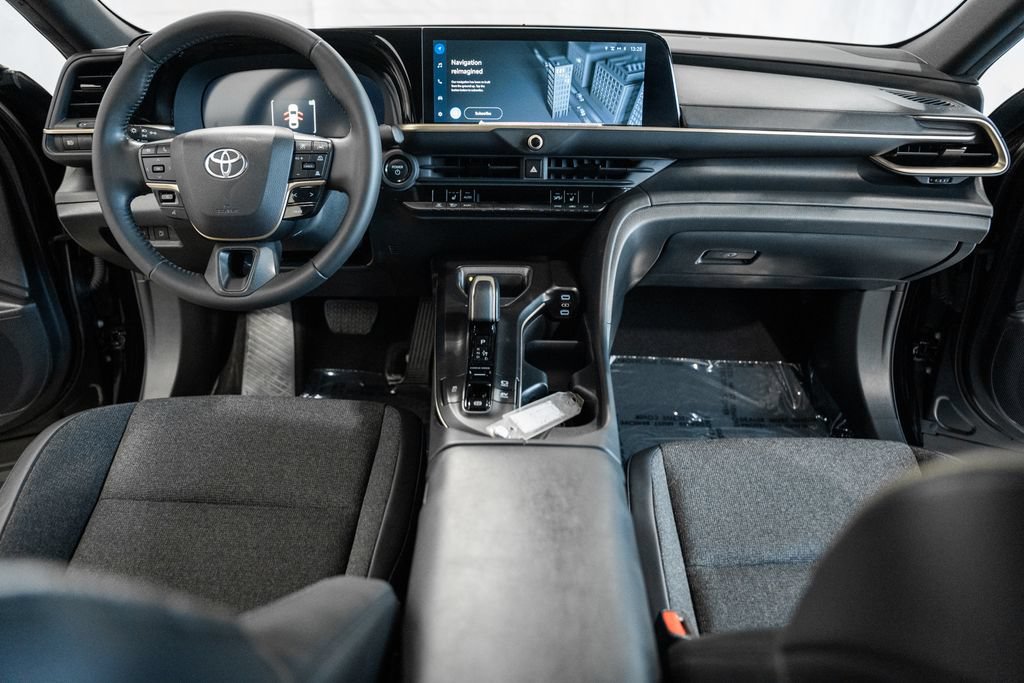 Used 2023 Toyota Crown AWD/4WD image 11