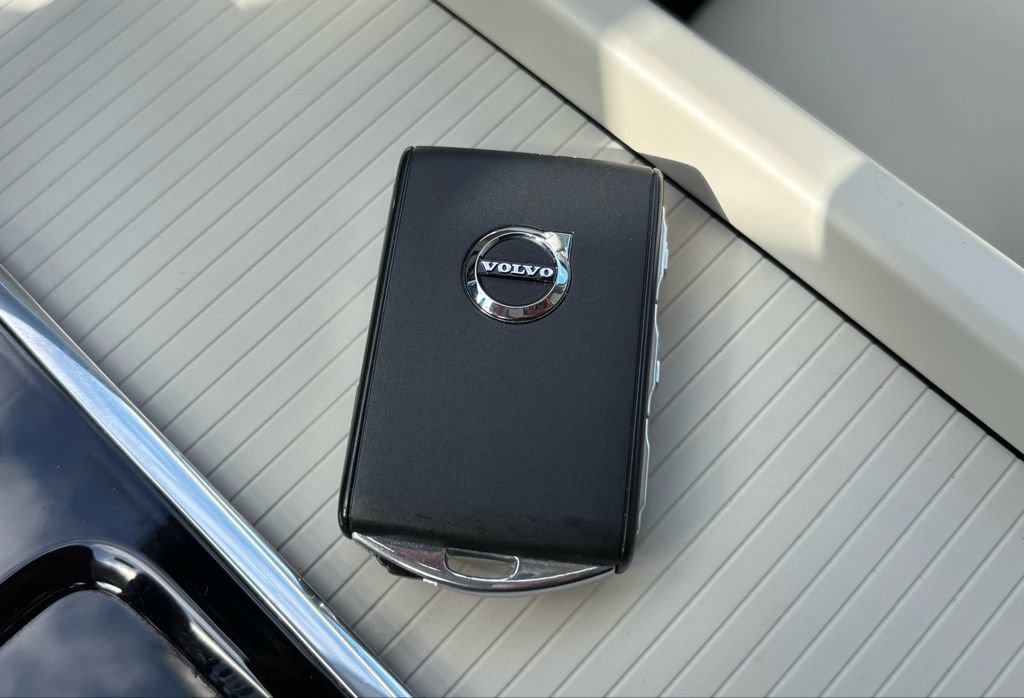 Certified 2023 Volvo XC60 B5 Core w/ Climate Package image 32