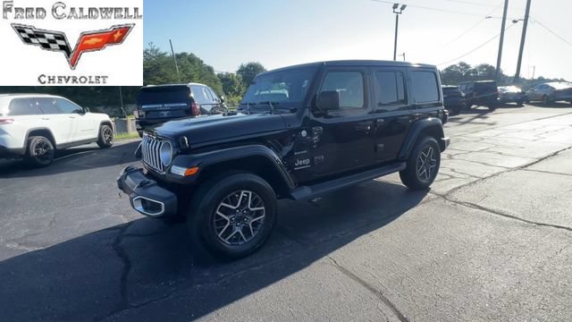 Used 2024 Jeep Wrangler Unlimited Sahara w/ Technology Group AWD/4WD image 4
