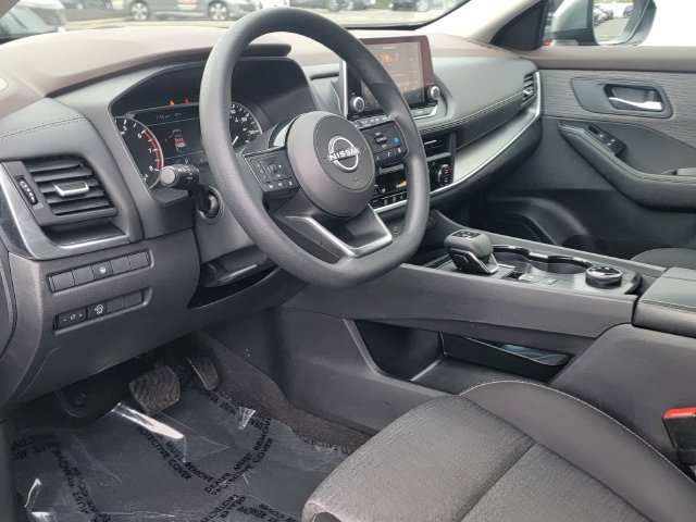 Used 2023 Nissan Rogue SV AWD/4WD image 14