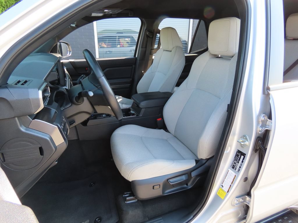 Used 2025 Toyota 4Runner SR5 AWD/4WD image 21