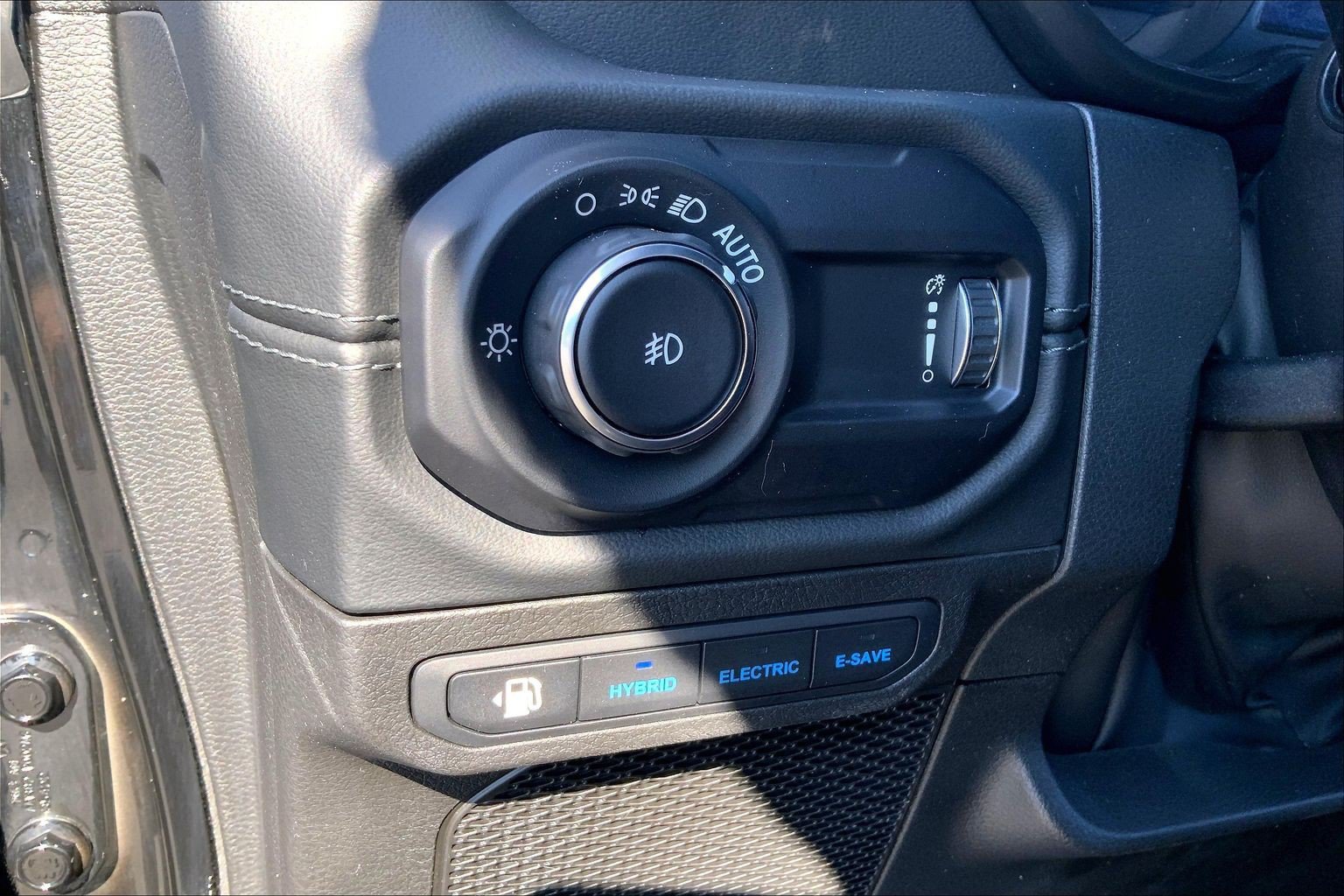 Used 2024 Jeep Wrangler High Altitude AWD/4WD image 34