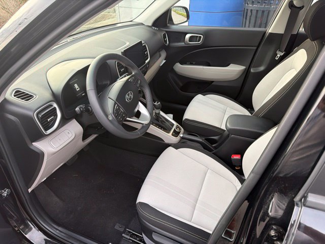 Used 2026 Hyundai Venue SEL FWD image 12