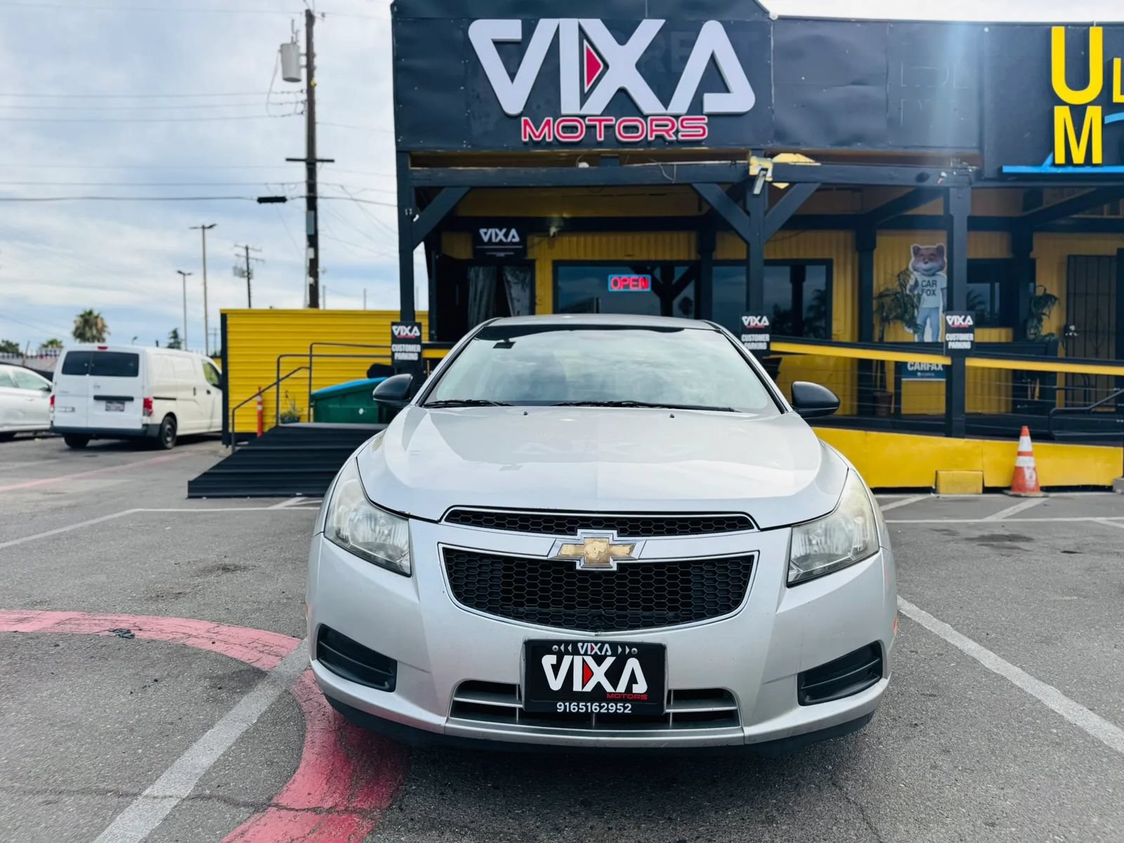 Used 2013 Chevrolet Cruze LS FWD image 2
