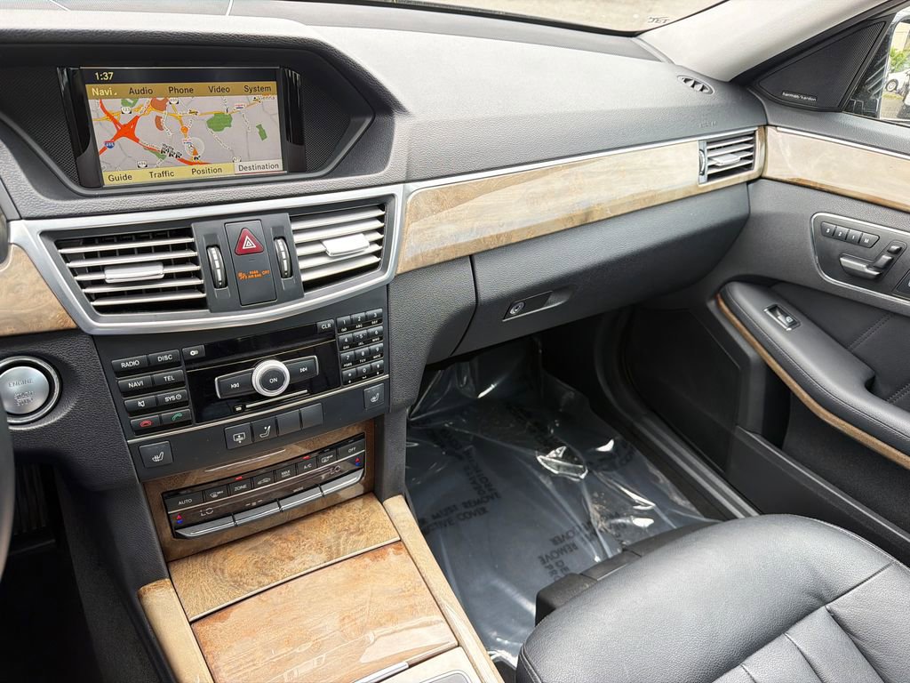 Used 2011 Mercedes-Benz E 350 4MATIC Sedan image 21