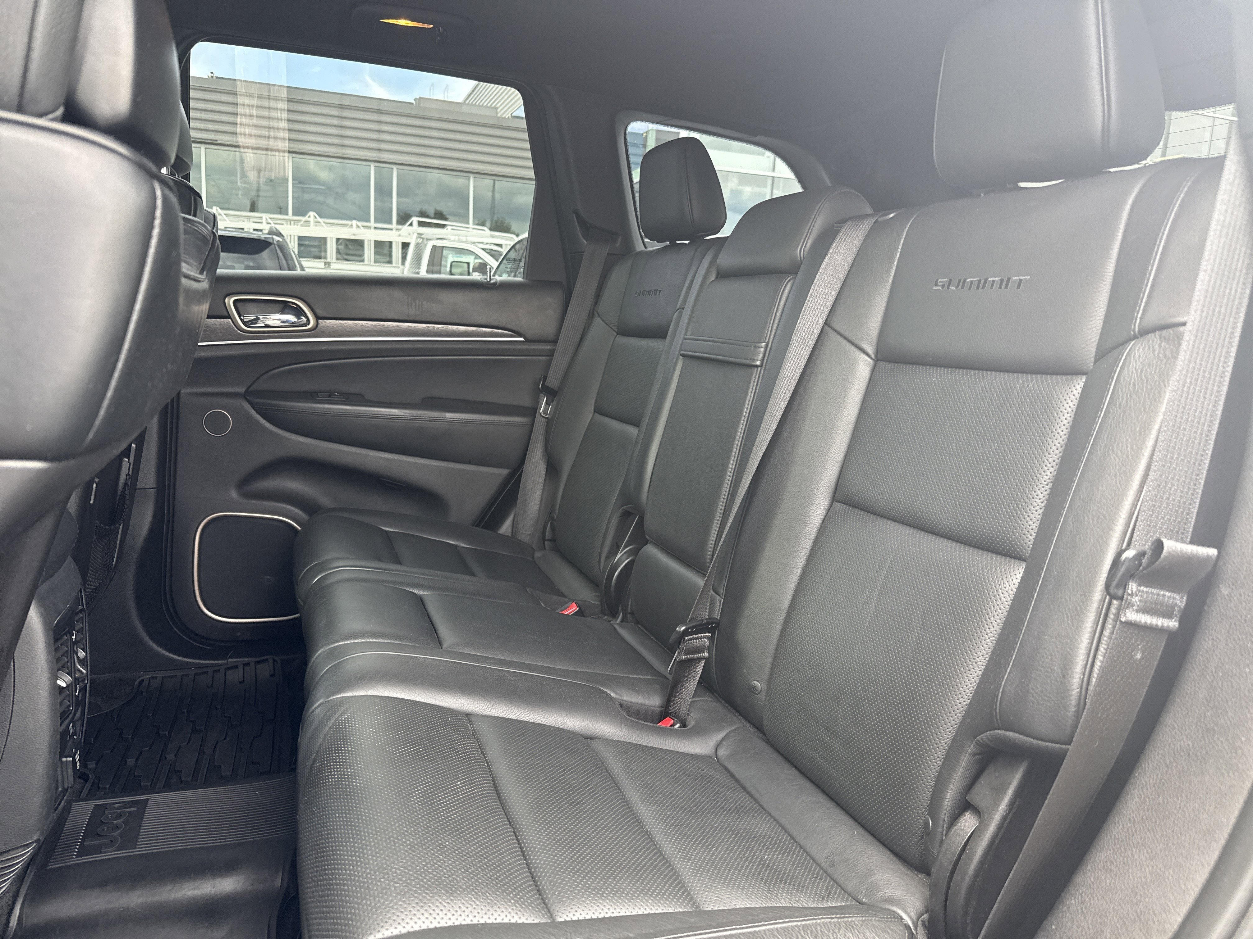 Used 2015 Jeep Grand Cherokee Summit AWD/4WD image 25