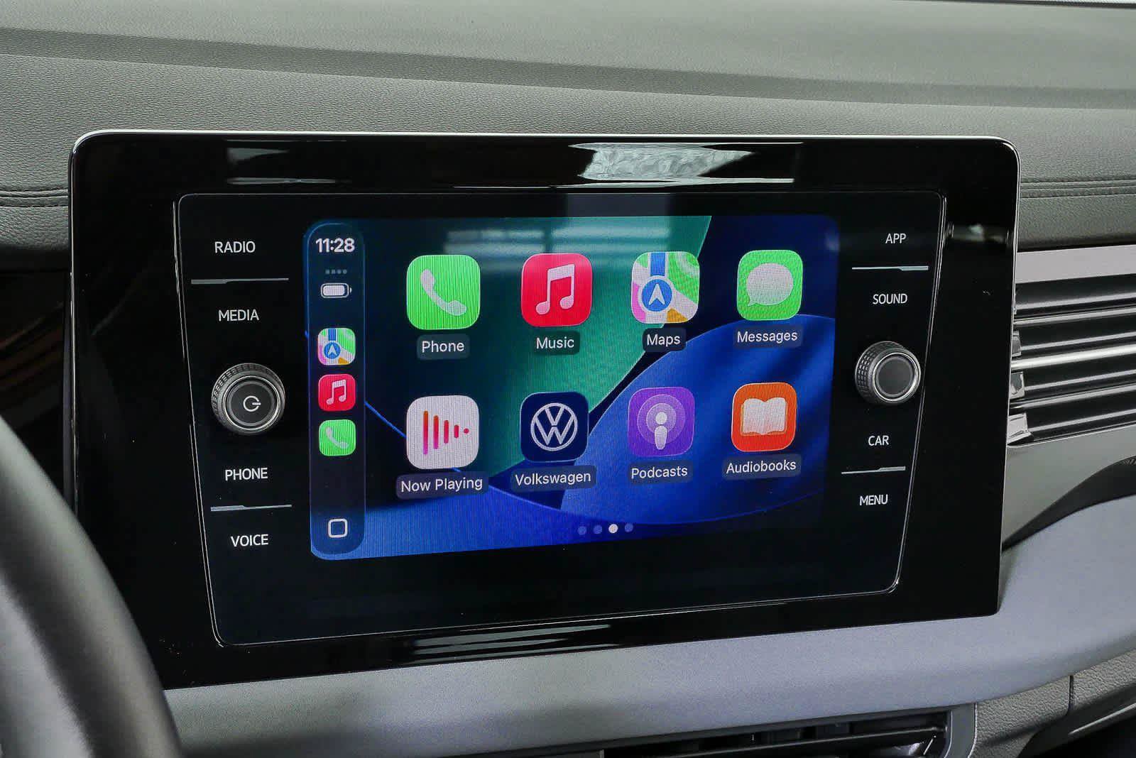Certified 2025 Volkswagen Jetta SE FWD image 14
