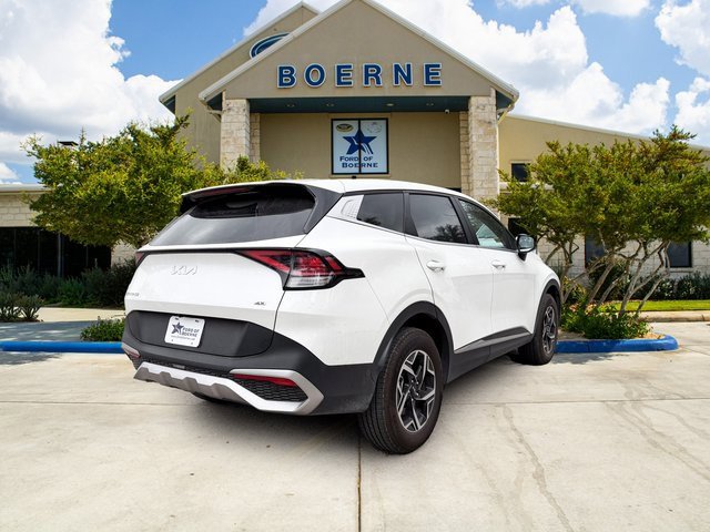 Used 2024 Kia Sportage LX image 5