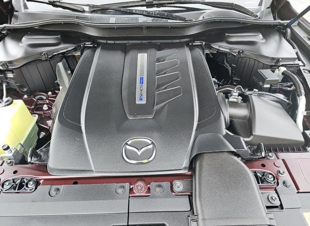 Used 2024 MAZDA CX-90 Plug-In Hybrid w/ Premium Pkg image 4