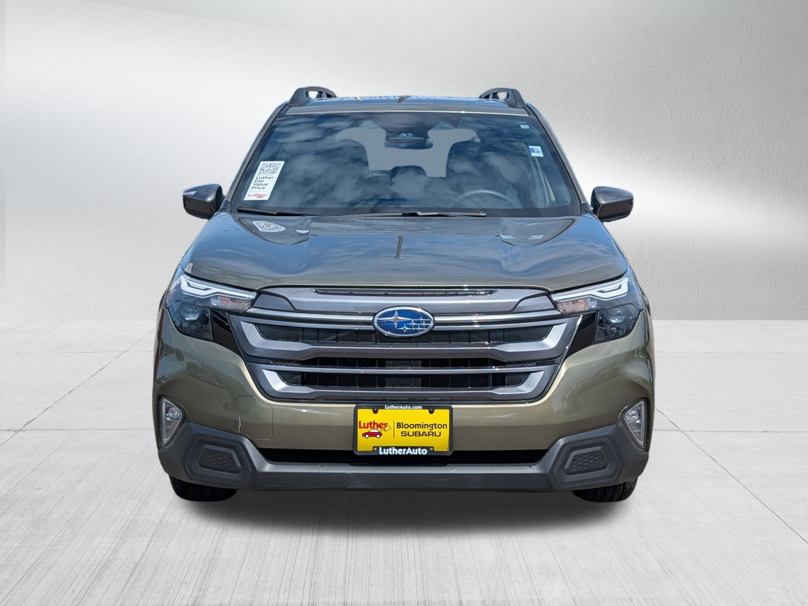 Used 2025 Subaru Forester Premium AWD/4WD image 2