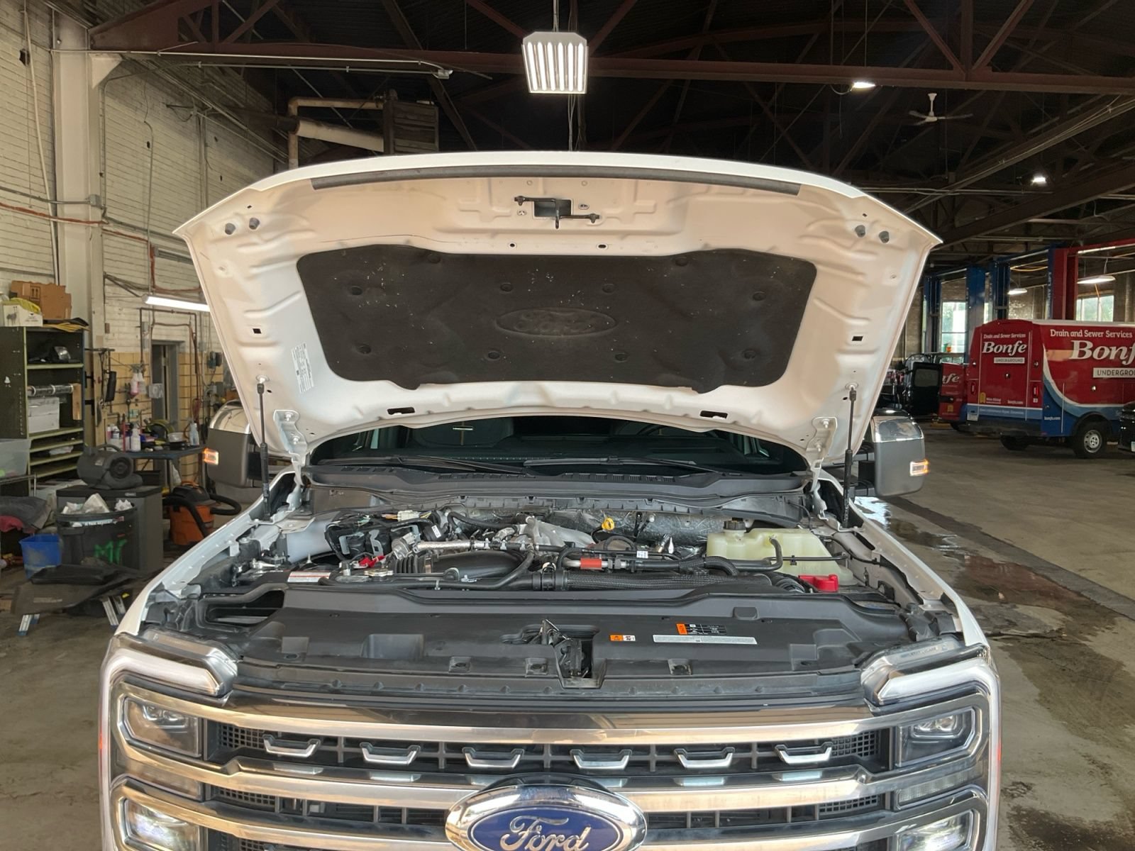 Used 2023 Ford F350 Platinum w/ FX4 Off-Road Package AWD/4WD image 30
